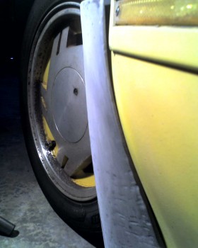 FtSplrRgt6a.jpg (125.33 KiB) Viewed 1578 times The upper section shows the results of too much time sanding-down the plastic spoiler.