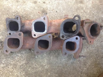 RF ExManifold1a.jpg (176.32 KiB) Viewed 14847 times Basically, I am flipping a second Front exhaust manifold over and installing it on the rear. This lightens everything due to the shorter casting and balances both banks, and aims the outlet towards the crossover pipe instead of away from the turbo.