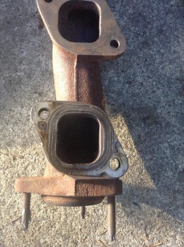 RF ExManifold2a.jpg (181.84 KiB) Viewed 9671 times The ports are not symmetrical, top to bottom. They are slightly "D" shaped. Minor port-matching is needed.