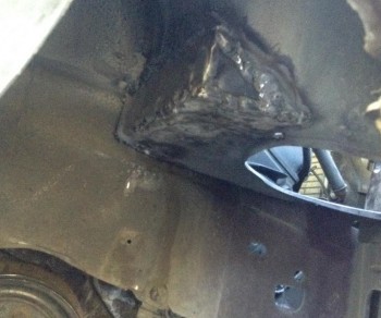 95Z Batt3a.jpg (255.81 KiB) Viewed 16254 times We've talked recently about how hard it is welding thin metal -well this is as thin as these cars get.