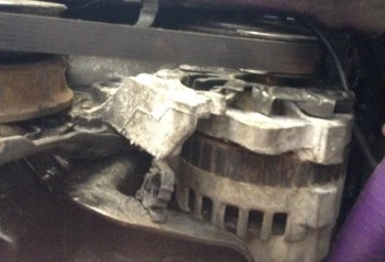 3.4 Alt Spacer1b.jpg (146.59 KiB) Viewed 7444 times Yep, even the lower radiator hose is purple silicone!