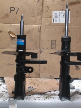 Photo courtesy of Epfifner: Suspension section, "New Strut b.o.o.b."