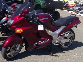 ZX-11D1 1.jpg (966.51 KiB) Viewed 13143 times Second ZX-11D -first was bone-stock and beautiful too. RIP